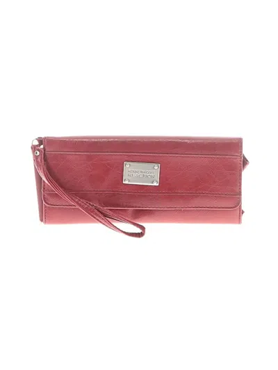 Pre-owned Kenneth Cole Reaction Wristlet In Burgundy