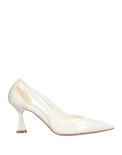 Kenneth Cole Woman Pumps White Size 7 Leather