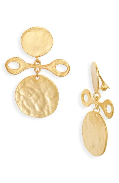 Kenneth Jay Lane Hammered Drop Earrings In Red