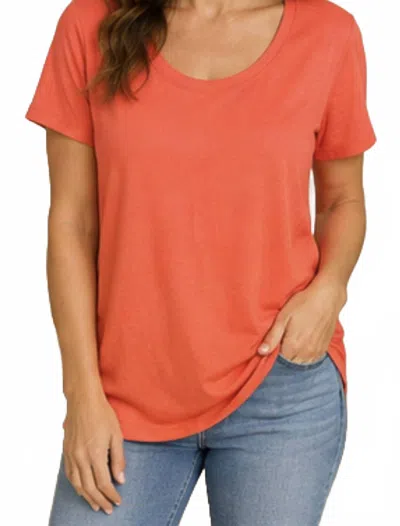 Keren Hart Short Sleeve Basic Tee In Coral In Orange
