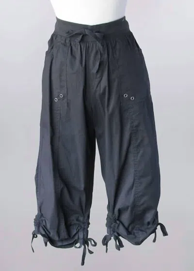 Keren Hart Women's Mid Pants In Black