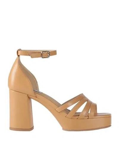 Keys Woman Sandals Camel Size 7 Textile Fibers
