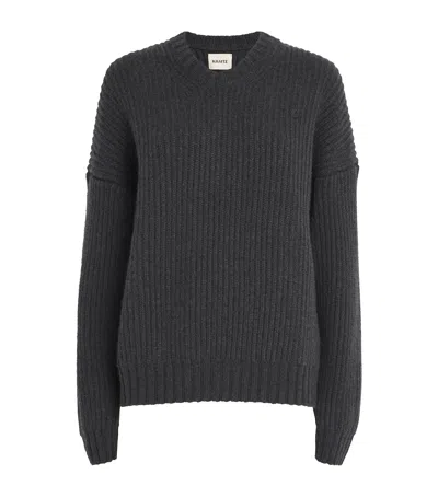 Khaite Crew Neck Manuela Ribbed Cashmere Pullover In Gray