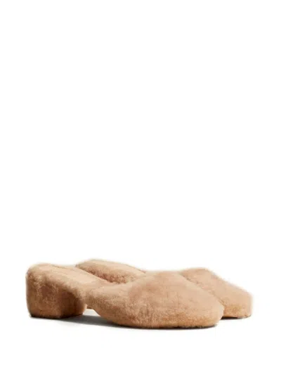 Khaite Clio Mule In Neutral