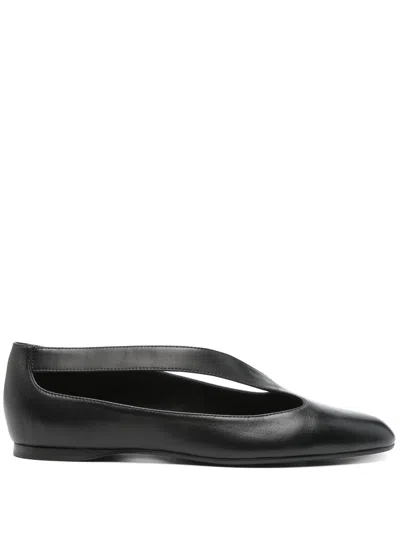 Khaite Diana Flat In Black