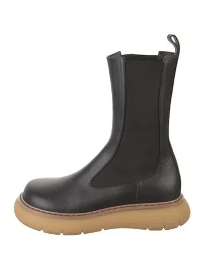 Pre-owned Khaite Leather Chelsea Boots