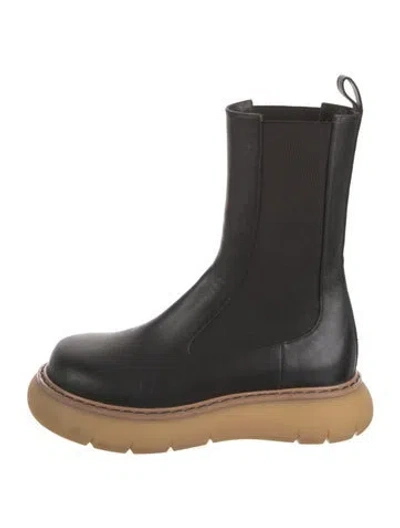 Pre-owned Khaite Leather Chelsea Boots
