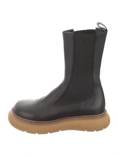 Pre-owned Khaite Leather Chelsea Boots