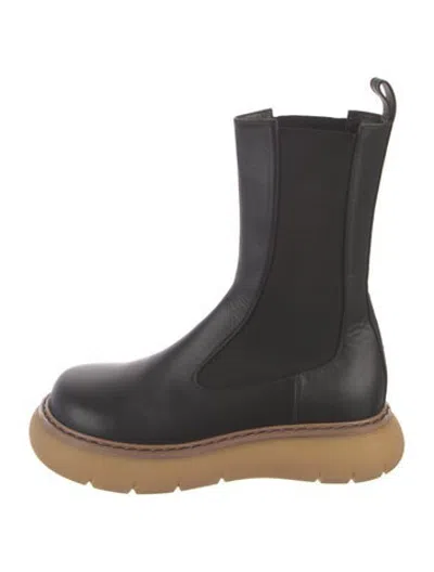 Pre-owned Khaite Leather Chelsea Boots In Black/neutrals