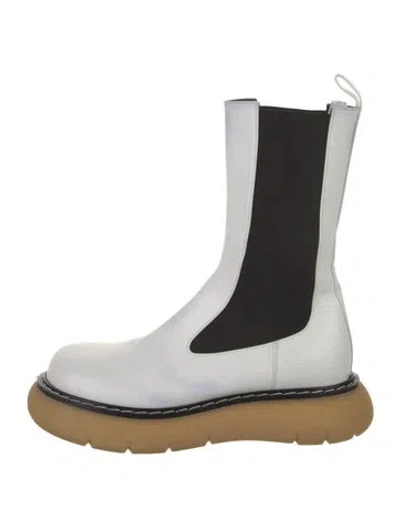 Pre-owned Khaite Leather Chelsea Boots In White
