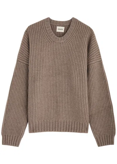 Khaite Manuela Ribbed Cashmere Jumper In Beige