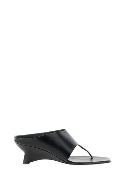 Khaite Marlow Mule 55 In Black