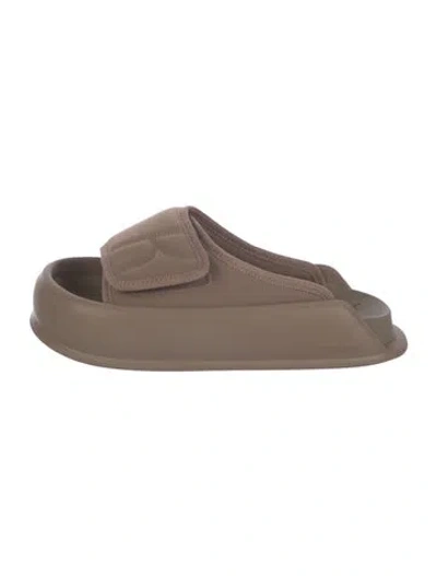 Pre-owned Khaite Rubber Slides In Neutral