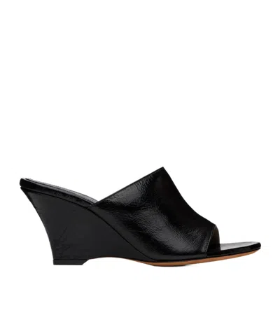 Khaite The Marion Pleated Wedges In 200 Black