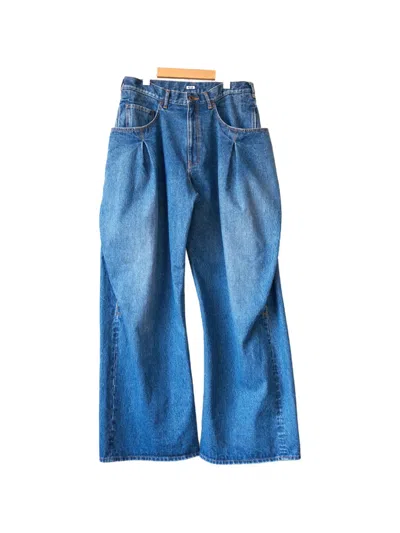Khoki Pleated 3d-cut Jeans In Blue