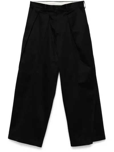 Khoki Pleated Trousers In Schwarz