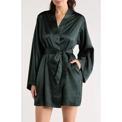 Kilo Brava Satin Robe In Green