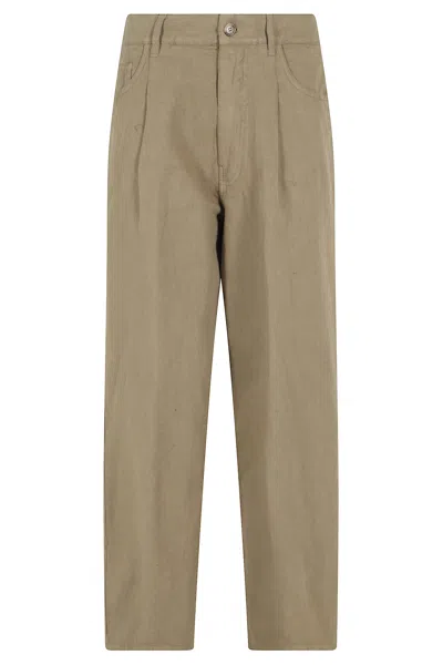 Kiltie Pleated Tapered Trousers In Brown