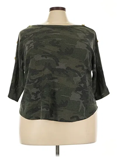 Pre-owned Kim & Cami Short Sleeve Top Green Camo Pattern Boatneck Tops