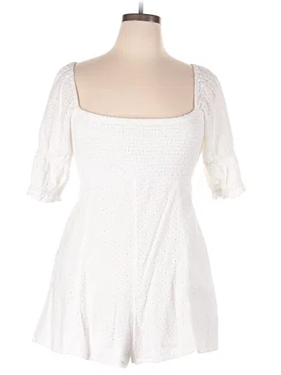 Pre-owned Kimchi Blue Casual Dress In White