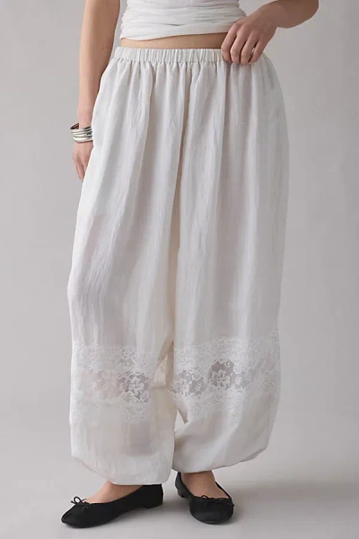 Kimchi Blue Luna Lace Baggy Balloon Pant In Ivory, Women's At Urban Outfitters In White