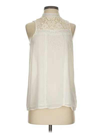 Pre-owned Kimchi Blue Sleeveless Blouse In Ivory