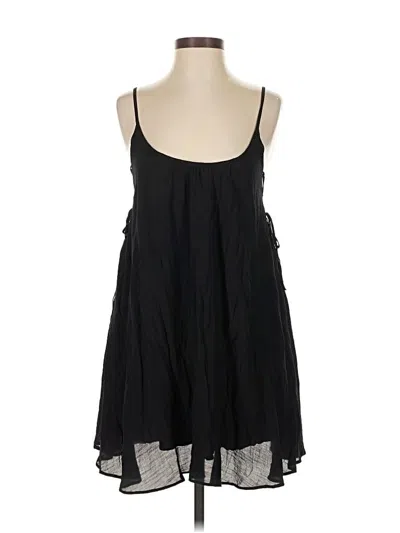 Pre-owned Kimchi Blue Sleeveless Top Black Halter Neckline Tops
