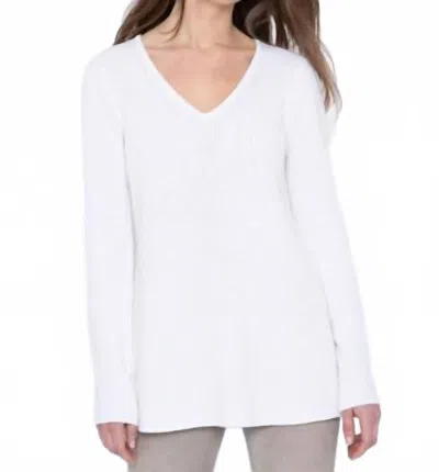 Kinross Cotton Easy Rib Vee Sweater In Champagne In White