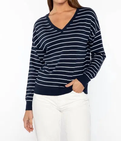 Kinross Easy Stripe Vee In Navy/white In Blue