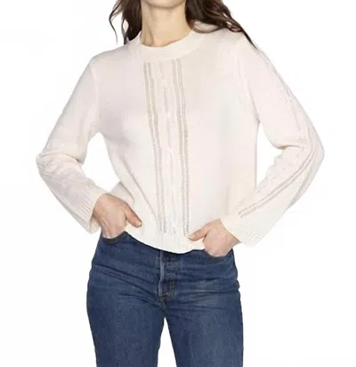 Kinross Placed Cable Crew Top In Pearl In White