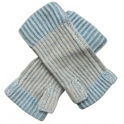 Kinross Plaited Glove In Waterfall Multi In Blue