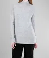 KINROSS TEXTURED SLOUCHY FUNNEL SWEATER IN GRAY