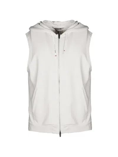Kired Hooded Sleeveless Gilet In White