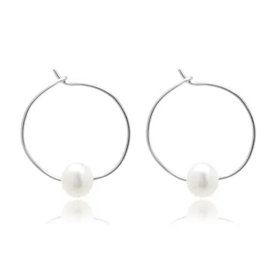 Kiri & Belle Women's Mia Small Pearl Sterling Silver Wire Hoop Earrings