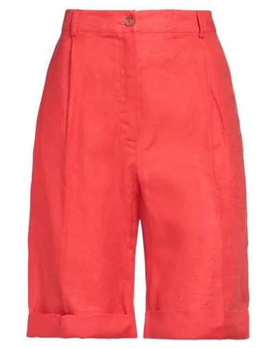 Kiton Woman Shorts & Bermuda Shorts Red Size 4 Linen