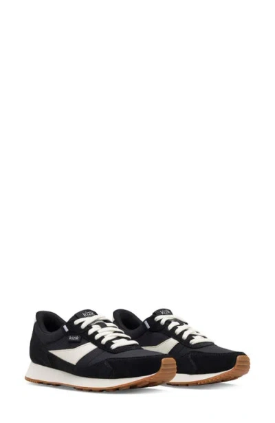 Kizik Siena Lace-up Walking Sneaker In Black