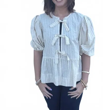 Kld. Signature Stripe Bow Top In Beige In White