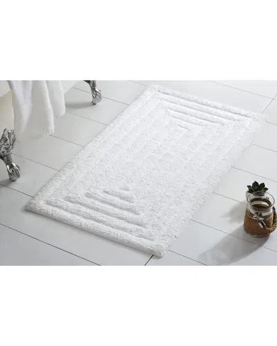 Knightsbridge Racetrack Bath Rug In White