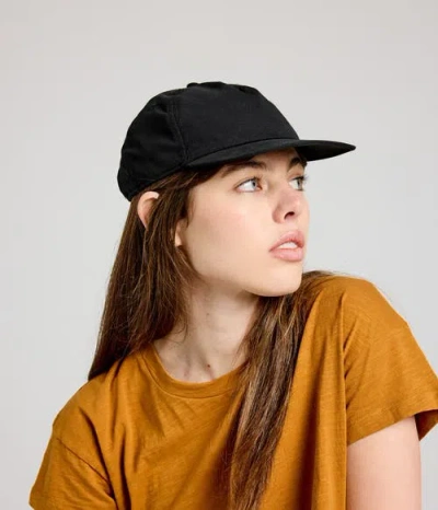 Known Supply Performance Hat In Black