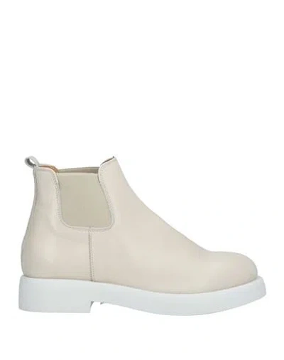 Kobra Woman Ankle Boots Cream Size 8 Leather In White