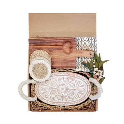 Korissa Bread Warmer Gift Box With Rectangular Wooden Board, Spoon & Dark Brown Tea Towel - Flower Oval