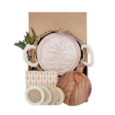 Korissa Bread Warmer Gift Box With Round Wooden Board, Spoon And Light Brown Tea Towel - Tree Round