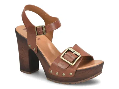 Korks Asana Platform Sandal In Brown