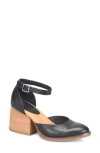 Korks Sabring Slingback Strap In Black