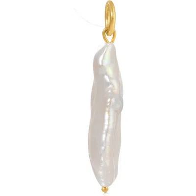 Kozakh Freshwater Pearl Stick Charm In Gold