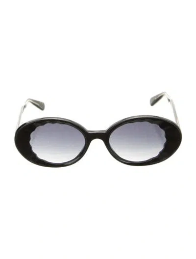 Pre-owned Krewe Round Gradient Sunglasses In Black