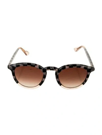 Pre-owned Krewe Wayfarer Gradient Sunglasses In Black