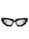 Kuboraum Asymmetric-frame Tinted Sunglasses In Schwarz
