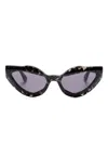 Kuboraum Cat-eye Frame Sunglasses In 黑色