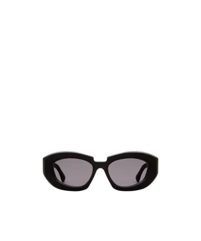 Kuboraum Geometric Sunglasses In Black